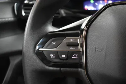 Car image 33