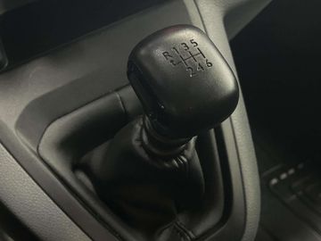 Car image 33