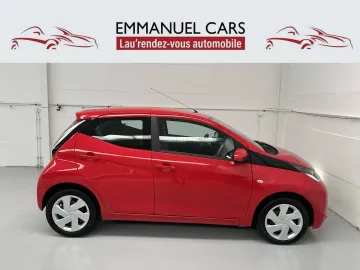 Car image 4