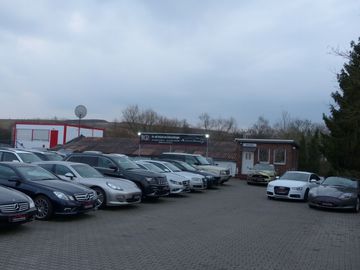 Car image 17