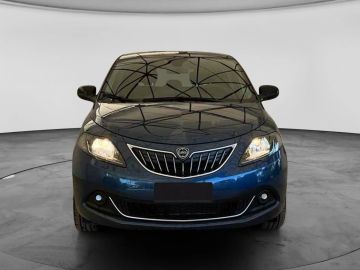 Car image 3