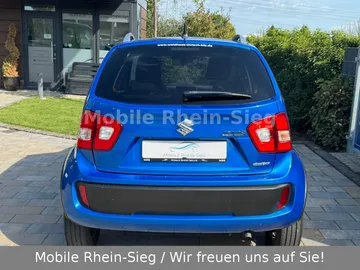 Car image 4