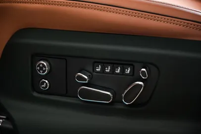 Car image 38