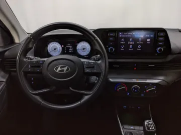 Car image 30