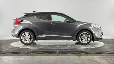 Car image 4
