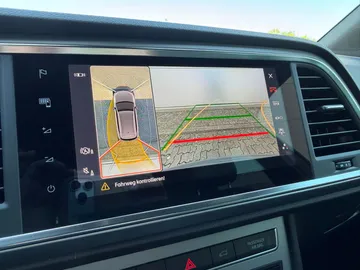 Car image 28