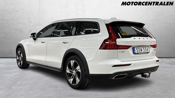 Volvo V60 Cross Country AWD 141 kW image number 3