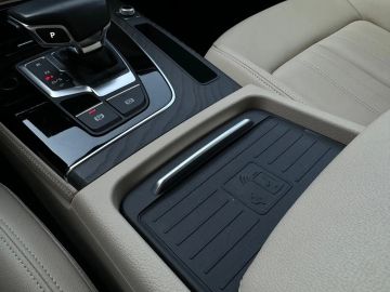 Car image 30