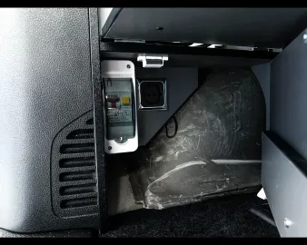 Car image 28