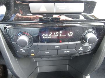 Car image 29