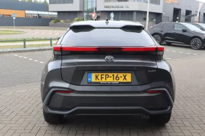 Car image 3
