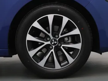 Car image 35
