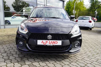 Car image 4