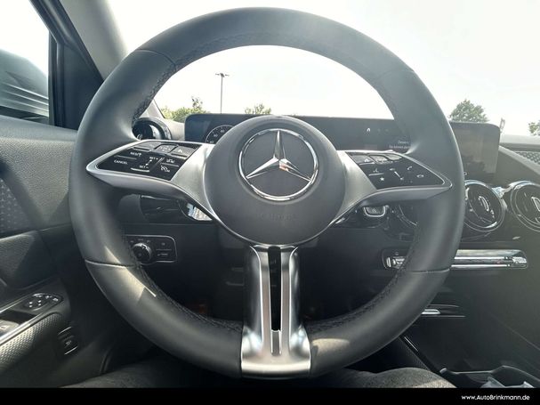 Mercedes-Benz GLA 180 100 kW image number 12