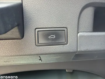 Car image 34