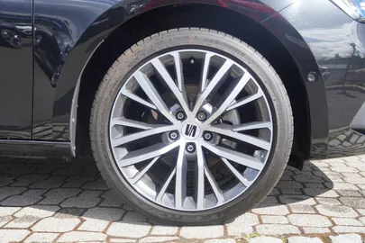 Car image 29