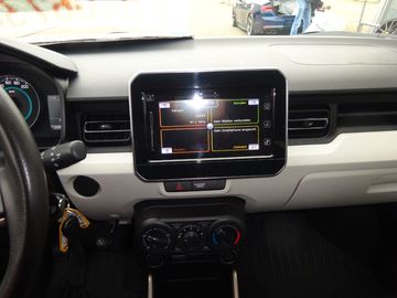 Car image 14