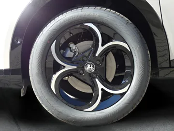 Car image 35