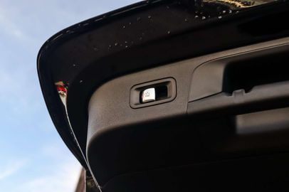 Car image 37