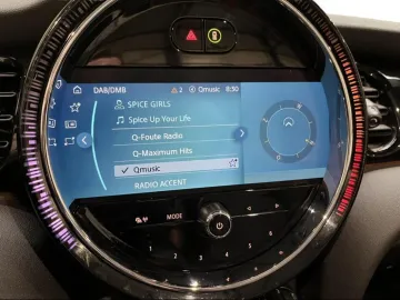 Car image 39