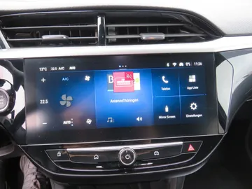 Car image 30