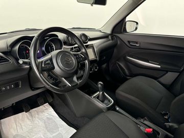 Car image 14