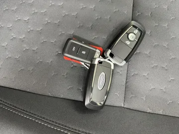 Car image 33
