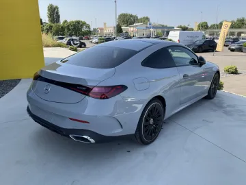 Car image 32