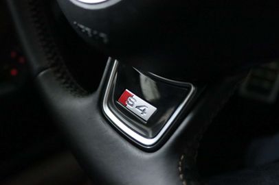 Car image 37