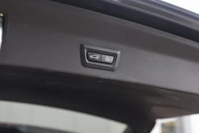 Car image 39