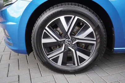 Car image 34