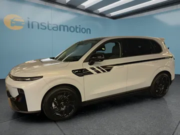 Car image 3