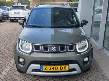 Car image 3