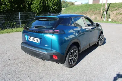 Car image 2