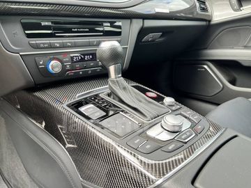 Car image 29