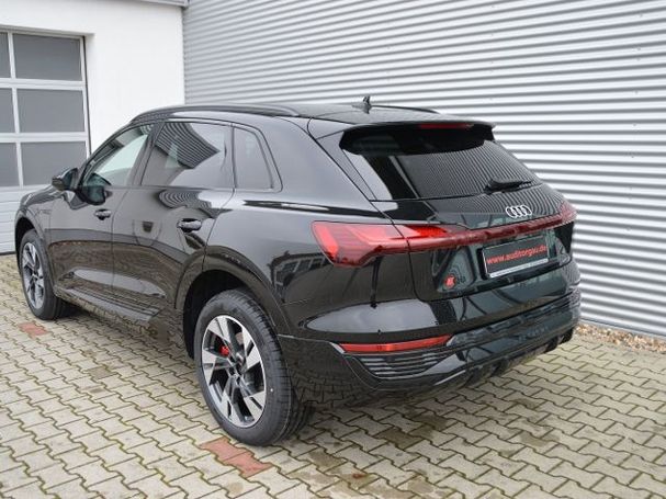 Audi Q8 50 quattro e-tron S-line 250 kW image number 4