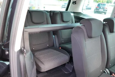 Car image 40