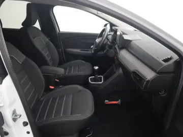 Car image 41