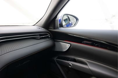 Car image 33