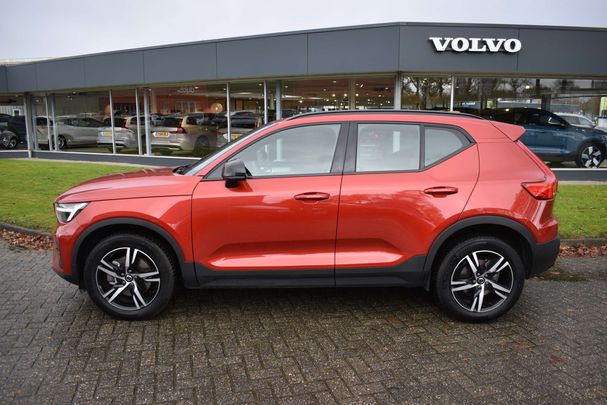 Volvo XC40 Plus Dark B4 155 kW image number 9