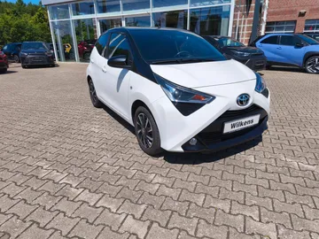 Car image 2