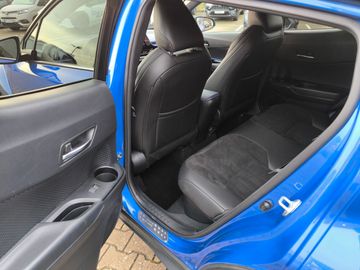 Car image 9