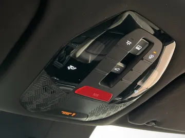 Car image 38