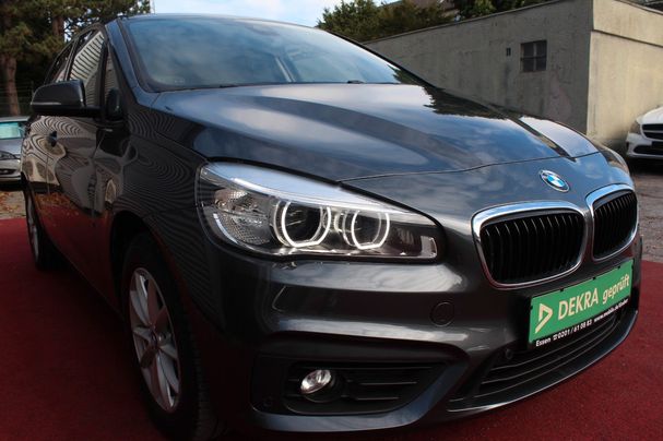 BMW 220i Active Tourer Advantage 141 kW image number 2