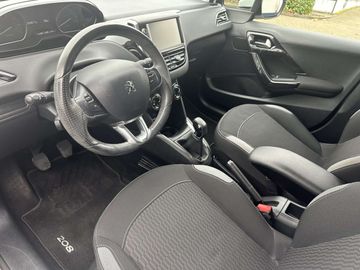 Car image 11