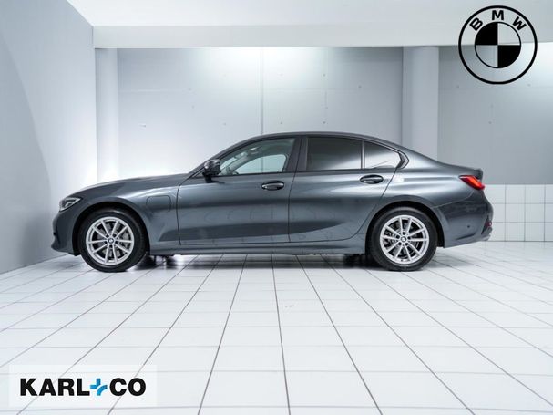 BMW 330e M 215 kW image number 2