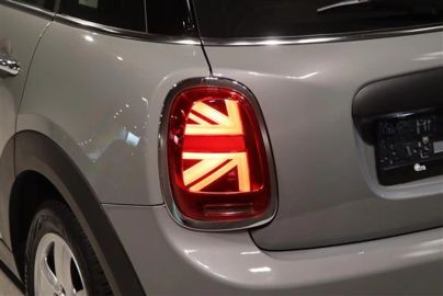 Car image 23
