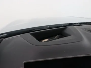 Car image 37
