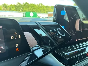 Car image 31