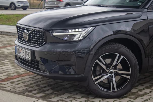 Volvo XC40 B3 Plus Dark 120 kW image number 9